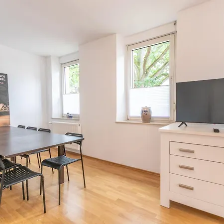 Fuer 8 Personen In Ehemaligem Weingut Mit 4 Schlafzimmern *