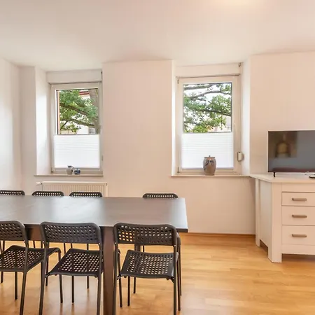 Fuer 8 Personen In Ehemaligem Weingut Mit 4 Schlafzimmern * Woerrstadt
