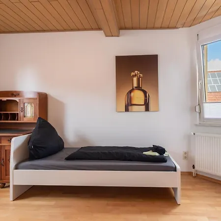 Appartement Fuer 8 Personen In Ehemaligem Weingut Mit 4 Schlafzimmern