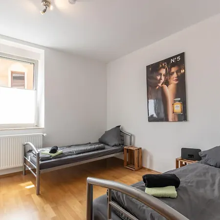 Appartement Fuer 8 Personen In Ehemaligem Weingut Mit 4 Schlafzimmern *