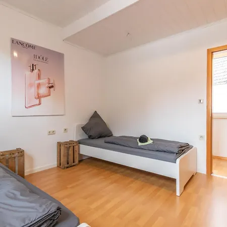 Fuer 8 Personen In Ehemaligem Weingut Mit 4 Schlafzimmern Appartement