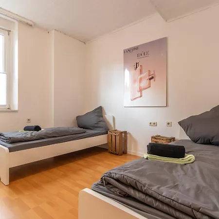Appartement Fuer 8 Personen In Ehemaligem Weingut Mit 4 Schlafzimmern *