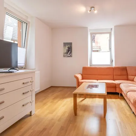 Apartment Fuer 8 Personen In Ehemaligem Weingut Mit 4 Schlafzimmern Woerrstadt