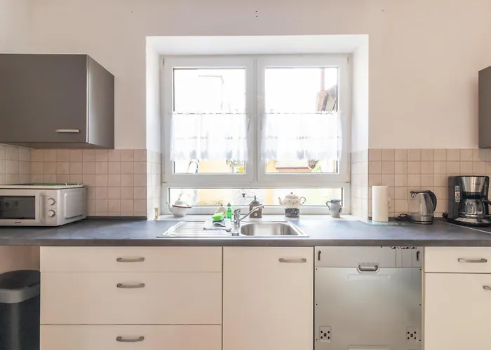 Apartamento Fuer 8 Personen In Ehemaligem Weingut Mit 4 Schlafzimmern