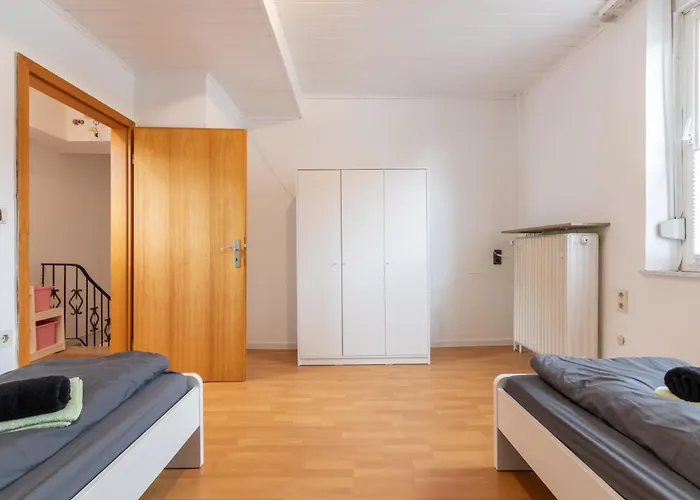 Fuer 8 Personen In Ehemaligem Weingut Mit 4 Schlafzimmern Apartamento Wörrstadt