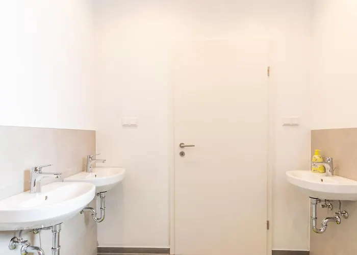 Apartamento Fuer 8 Personen In Ehemaligem Weingut Mit 4 Schlafzimmern