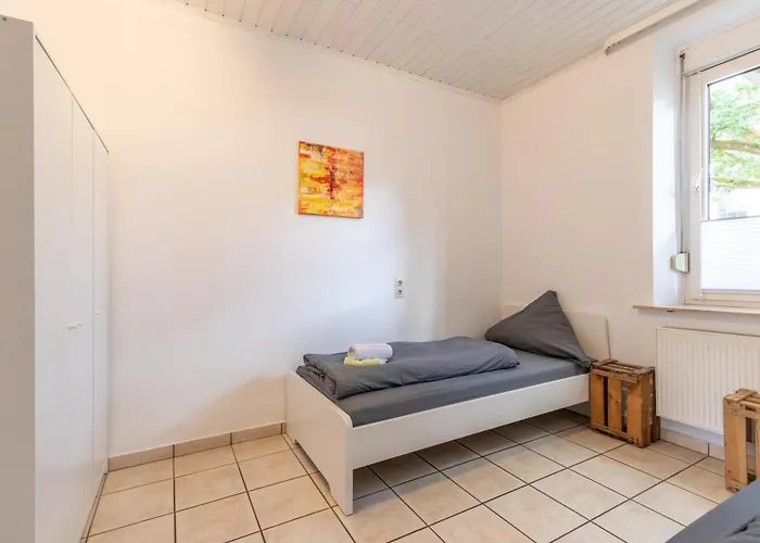 Fuer 8 Personen In Ehemaligem Weingut Mit 4 Schlafzimmern Apartamento Wörrstadt